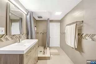99 Lambert Pl, Paramus, NJ 07652 - Photo 21