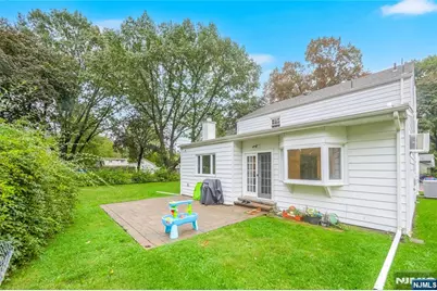 99 Lambert Place, Paramus, NJ 07652 - Photo 23