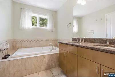 1005 Whitney Lane, Allendale, NJ 07401 - Photo 19