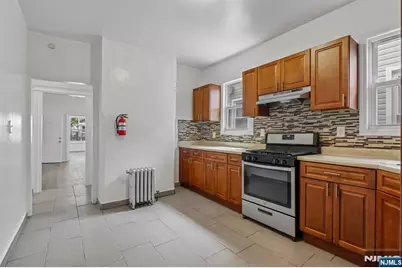 19 Nassau Place, East Orange, NJ 07018 - Photo 9