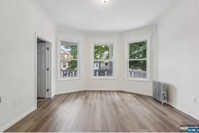 19 Nassau Place, East Orange, NJ 07018 - Photo 7