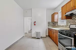 19 Nassau Pl, East Orange, NJ 07018 - Photo 11