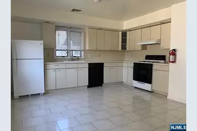 703 Day Avenue The First Fl #The first fl, Ridgefield, NJ 07657 - Photo 3