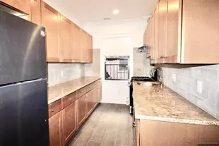 855 Broad Ave 54, Ridgefield, NJ 07657 - Photo 1