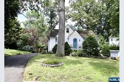 506 Smith Place, Ridgewood, NJ 07450 - Photo 1