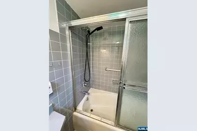 2465 Camner Street, Fort Lee, NJ 07024 - Photo 25