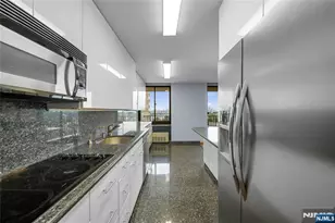 200 Winston Dr 718, Cliffside Park, NJ 07010 - Photo 5