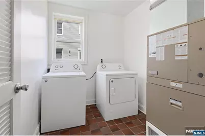 25 Grunwald Street, Clifton, NJ 07013 - Photo 15