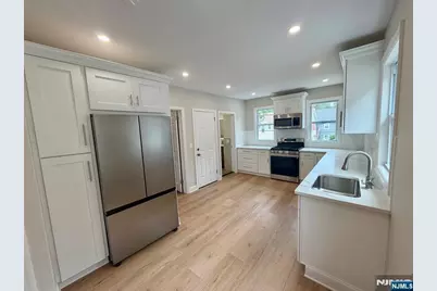35 Claremont Avenue 2 #2, Montclair, NJ 07042 - Photo 1