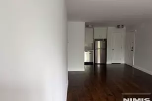 909 Thoreau Ct 909, Mahwah, NJ 07430 - Photo 15
