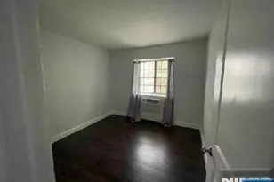 909 Thoreau Ct 909, Mahwah, NJ 07430 - Photo 9