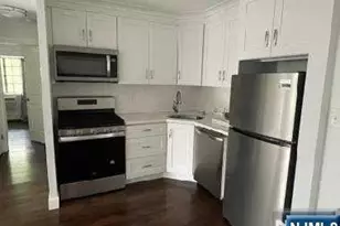 909 Thoreau Ct 909, Mahwah, NJ 07430 - Photo 3