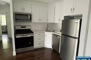 909 Thoreau Ct 909, Mahwah, NJ 07430 - Photo 13