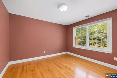 683 Victoria Avenue, Paramus, NJ 07652 - Photo 27