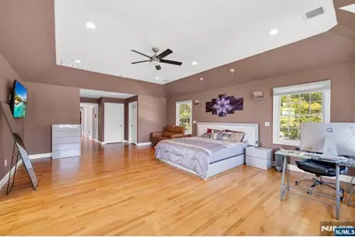 683 Victoria Avenue, Paramus, NJ 07652 - Photo 21