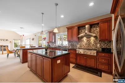 683 Victoria Avenue, Paramus, NJ 07652 - Photo 15