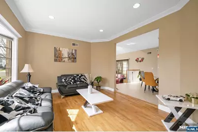 683 Victoria Avenue, Paramus, NJ 07652 - Photo 7