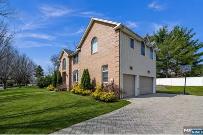 683 Victoria Avenue, Paramus, NJ 07652 - Photo 3