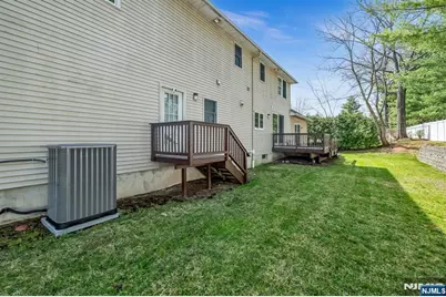 683 Victoria Avenue, Paramus, NJ 07652 - Photo 47