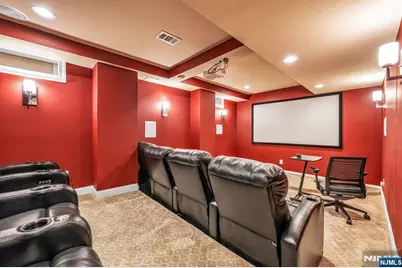 683 Victoria Avenue, Paramus, NJ 07652 - Photo 39