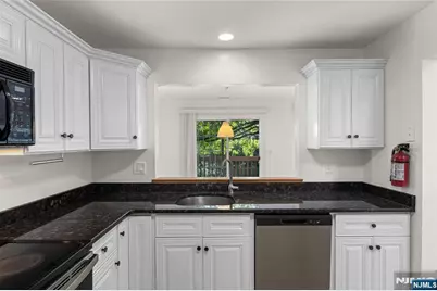 764 Charles Court, Fort Lee, NJ 07024 - Photo 5