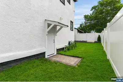274 Brighton Avenue, East Orange, NJ 07017 - Photo 37