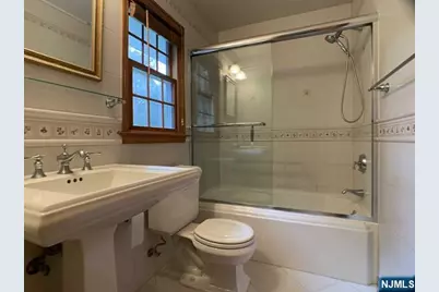 437 Patton Place, Wyckoff Township, NJ 07481 - Photo 15