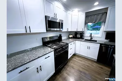 14-16 Livingston Avenue, Lyndhurst Township, NJ 07071 - Photo 13