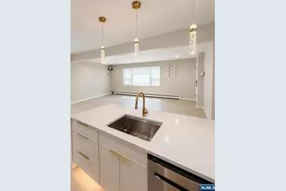 157 Cottage Place 1 #1, Fairview, NJ 07022 - Photo 5