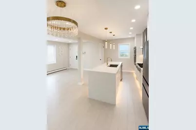 157 Cottage Place 1 #1, Fairview, NJ 07022 - Photo 3