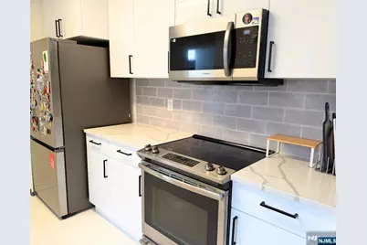 800 River Road 333 #333, Edgewater, NJ 07020 - Photo 3