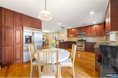 233 Knox Avenue C0001 #C0001, Cliffside Park, NJ 07010 - Photo 11