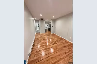 254 Undercliff Avenue 1 #1, Edgewater, NJ 07020 - Photo 1