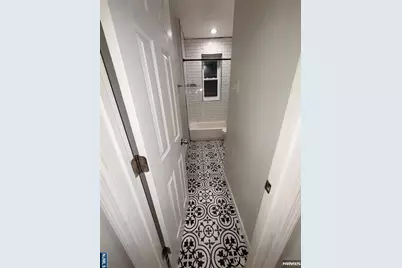 254 Undercliff Avenue 1 #1, Edgewater, NJ 07020 - Photo 9
