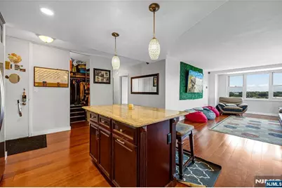 555 North Avenue 11E #11E, Fort Lee, NJ 07024 - Photo 3