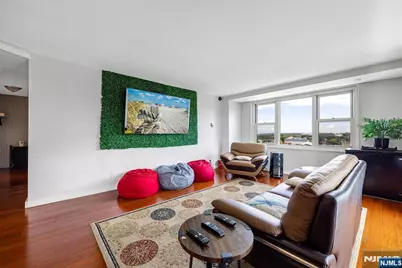 555 North Avenue 11E #11E, Fort Lee, NJ 07024 - Photo 9