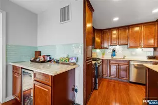 555 North Ave 11E, Fort Lee, NJ 07024 - Photo 5