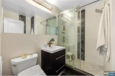 555 North Avenue 11E #11E, Fort Lee, NJ 07024 - Photo 11