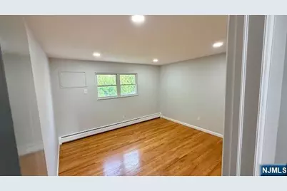 716 Jefferson Avenue Apt 2 #Apt 2, Cliffside Park, NJ 07010 - Photo 11