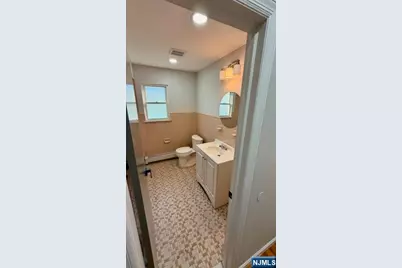 716 Jefferson Avenue Apt 2 #Apt 2, Cliffside Park, NJ 07010 - Photo 17