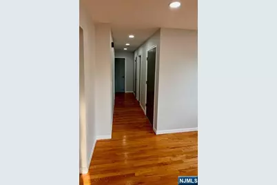 716 Jefferson Avenue Apt 2 #Apt 2, Cliffside Park, NJ 07010 - Photo 9