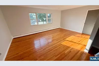 716 Jefferson Avenue Apt 2 #Apt 2, Cliffside Park, NJ 07010 - Photo 17