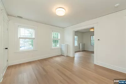 160 Bloomfield Avenue B #B, Verona, NJ 07044 - Photo 5