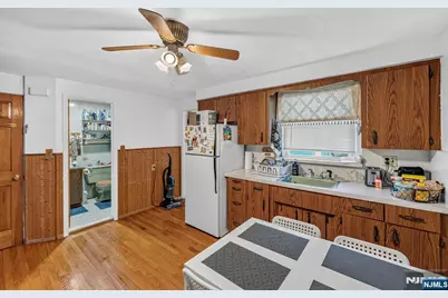 130 Rowland Avenue, Clifton, NJ 07012 - Photo 5