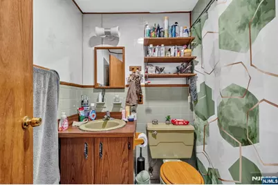 130 Rowland Avenue, Clifton, NJ 07012 - Photo 19