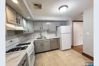 476 Highland Avenue Right #right, Palisades Park, NJ 07650 - Photo 9