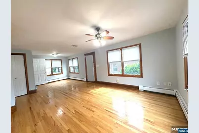 476 Highland Avenue Right #right, Palisades Park, NJ 07650 - Photo 3