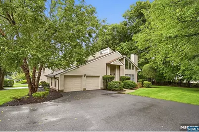 5 Valen Court 1 #1, Franklin Lakes, NJ 07417 - Photo 3