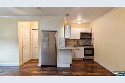 3021 Edwin 2J #2J, Fort Lee, NJ 07024 - Photo 3