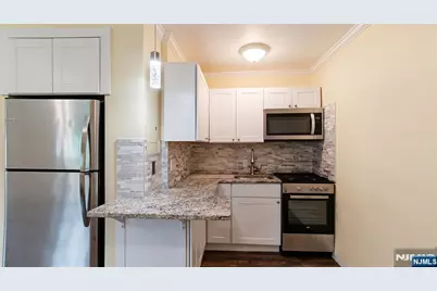 3021 Edwin 2J #2J, Fort Lee, NJ 07024 - Photo 5